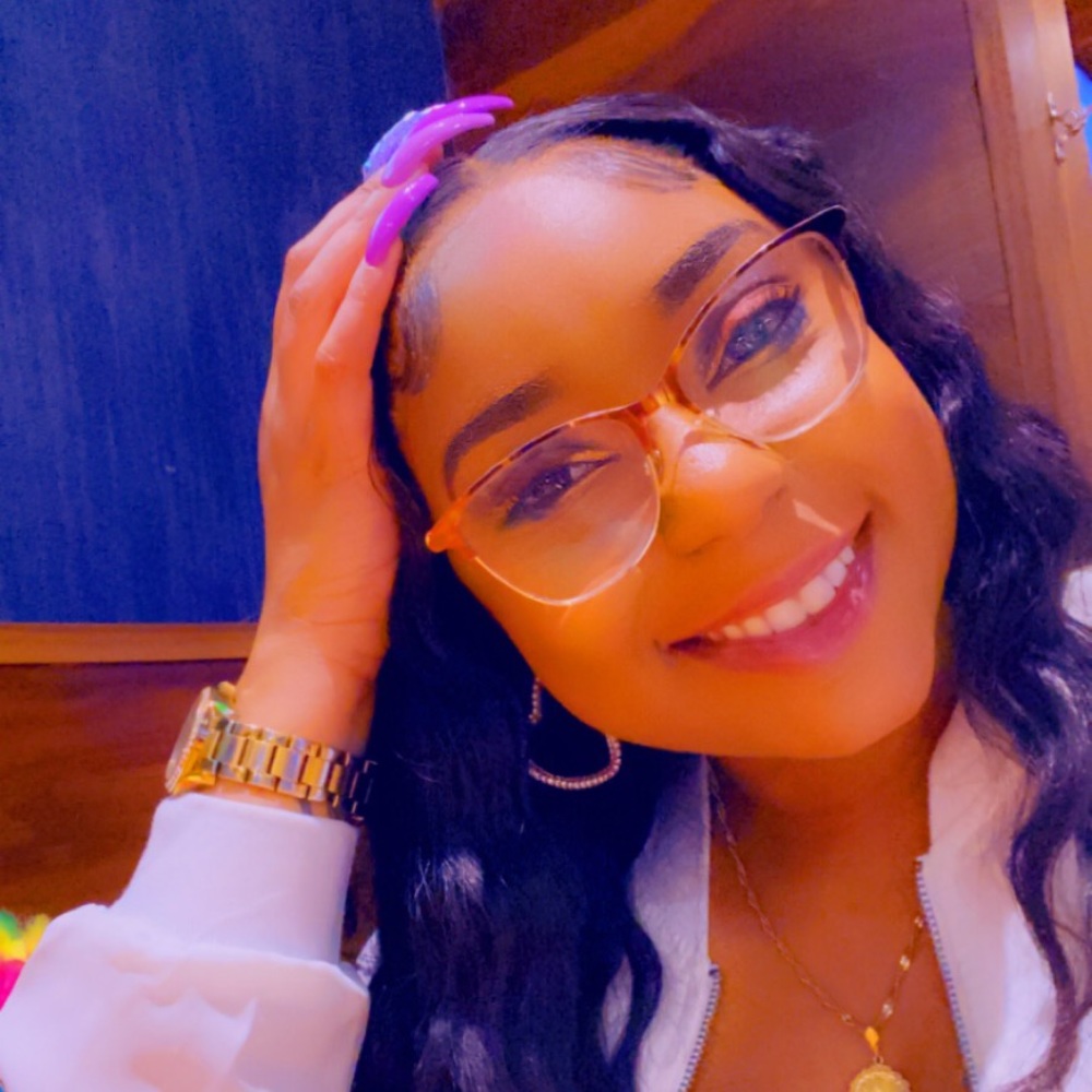 Meet your Posher, Lakendra
